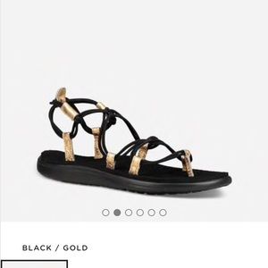 New never worn size 8 women’s Teva sandal